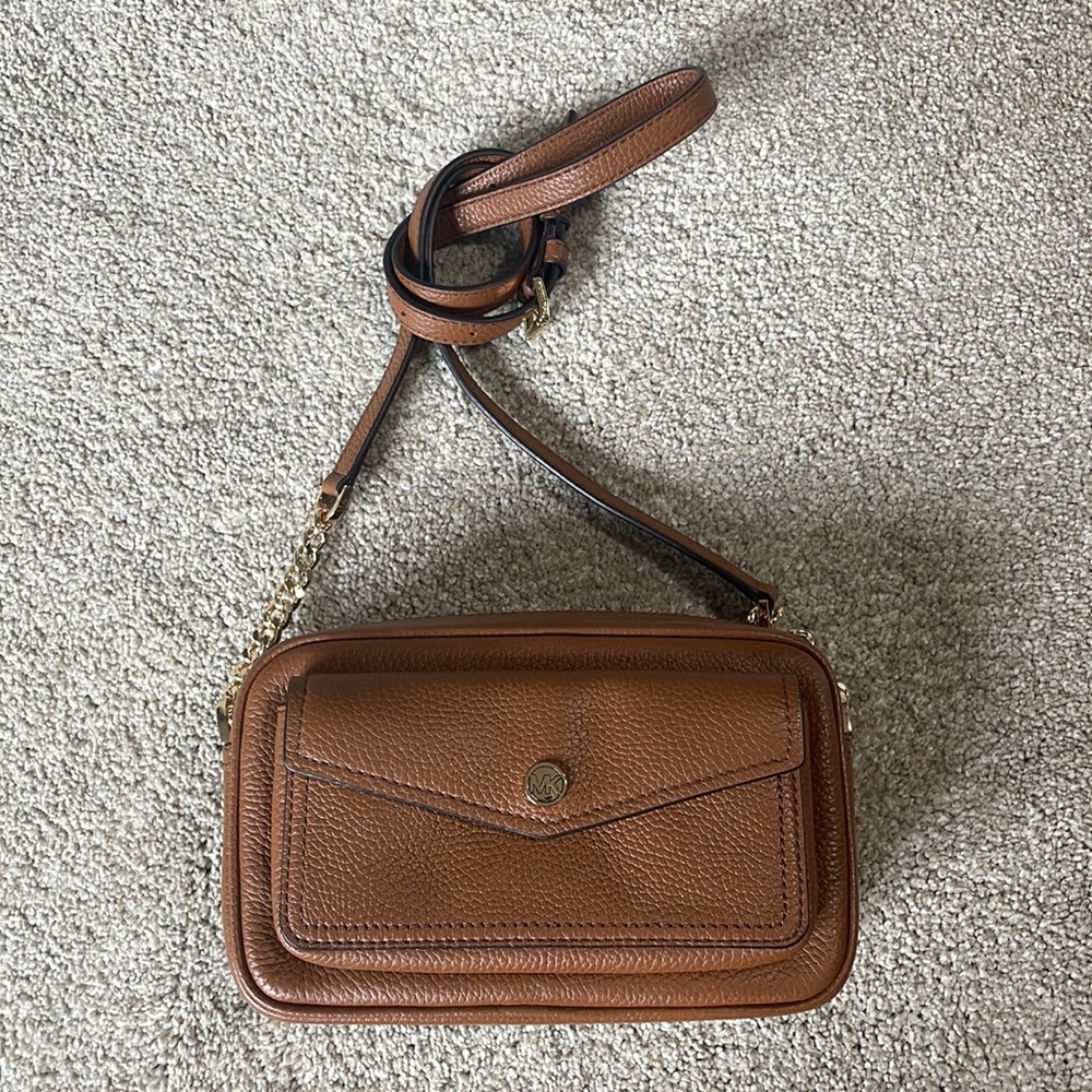 Michael Kors camera bag crossbody - never used